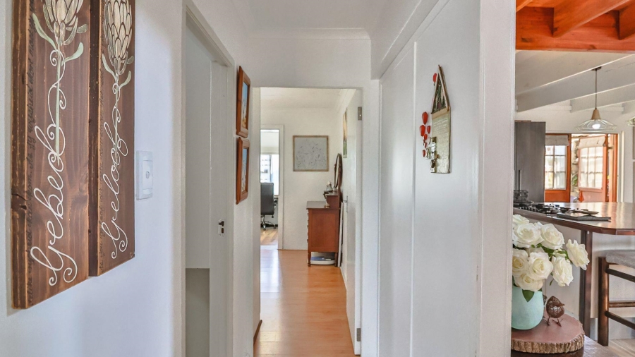 5 Bedroom Property for Sale in Perlemoenbaai Western Cape